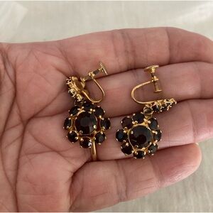 Vintage Floral Design Maroon Burgundy‎ Screw Back Earrings